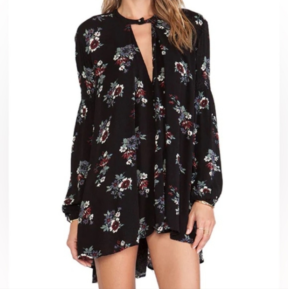 FREE PEOPLE Dark Floral Oversized Tunic Tree Swing Top in Raven Combo